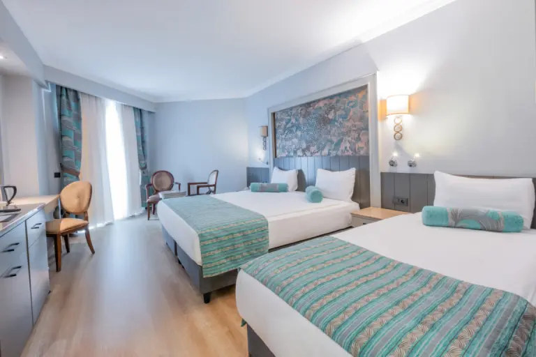 Standart Oda - Havuz Manzara